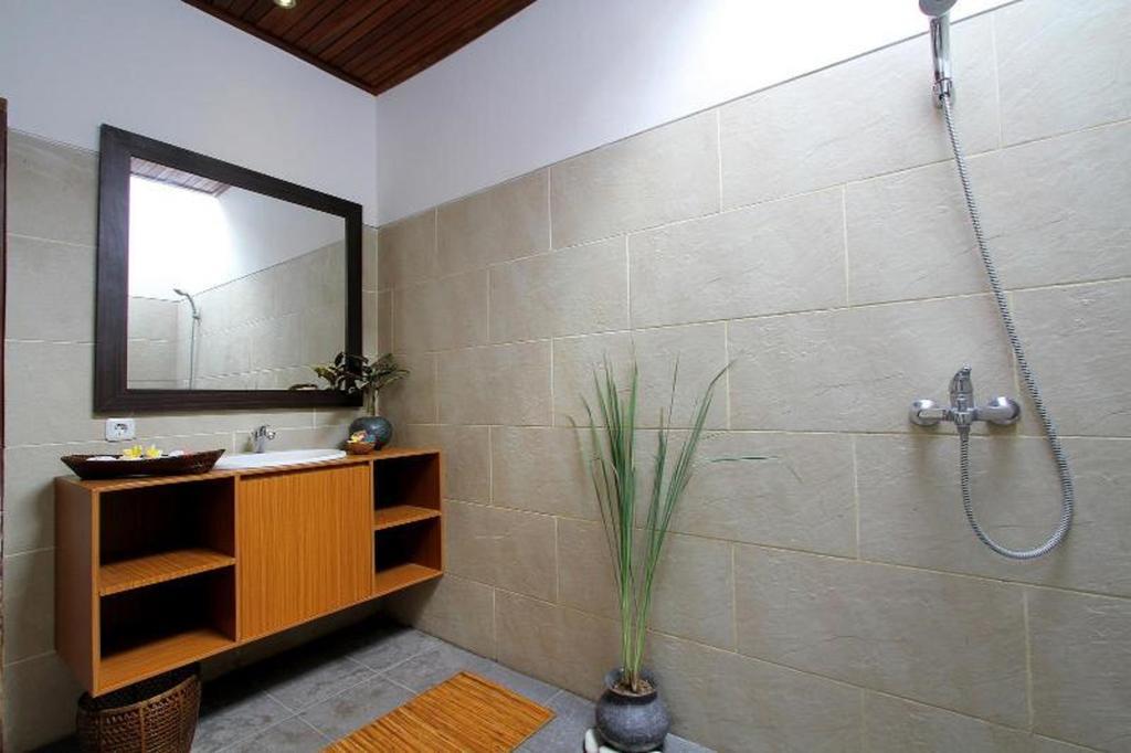 Sekar Agung - Outskirt