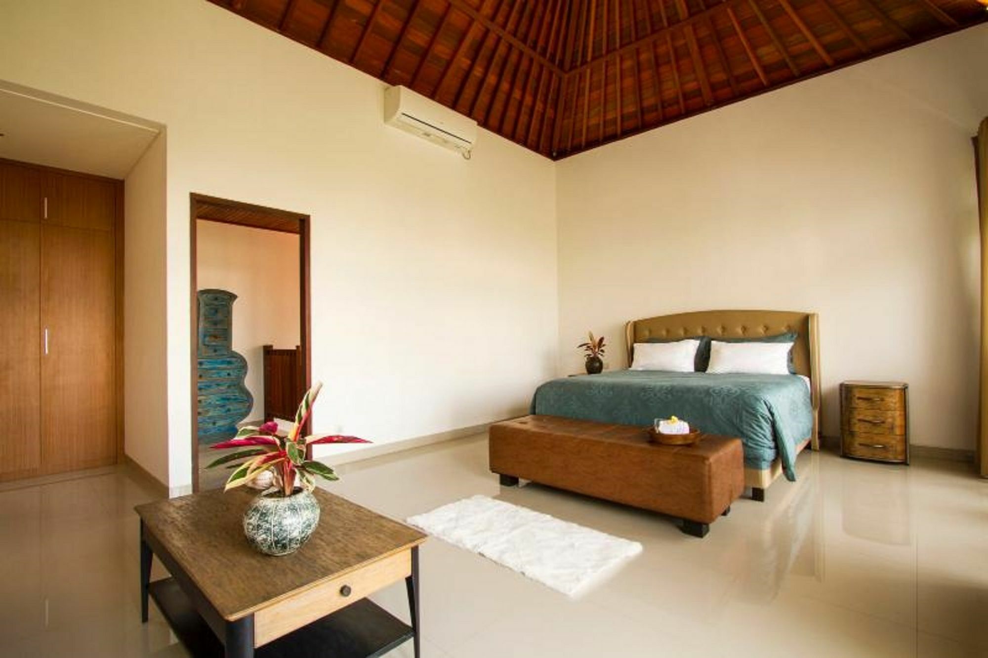 Sekar Agung - Outskirt *